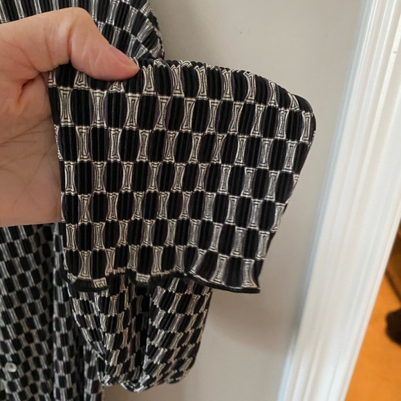 2/20 patterned blouse - Picture 3 of 3